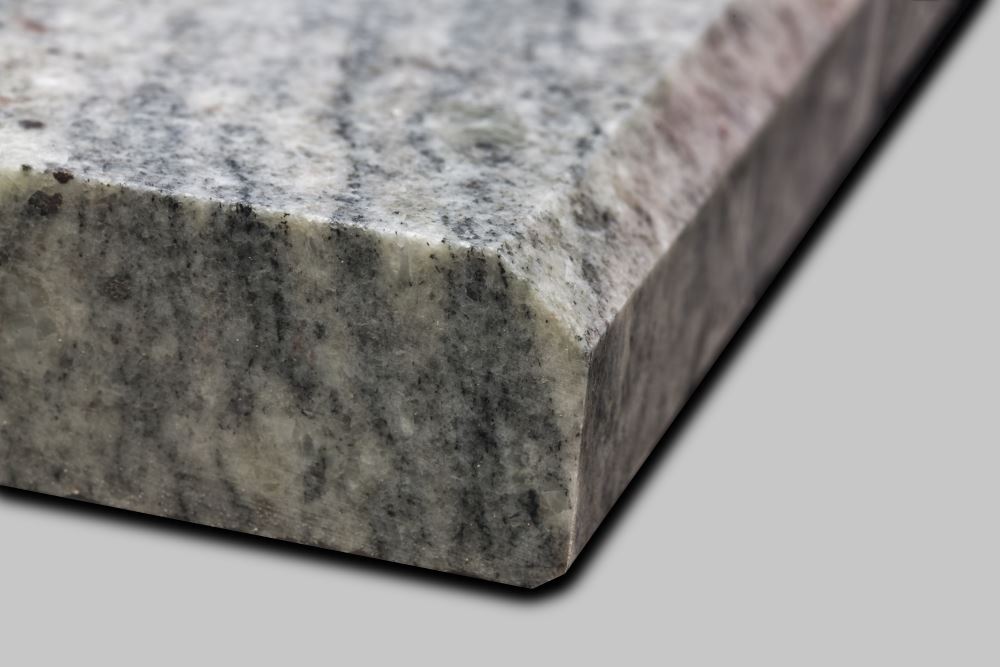edge E